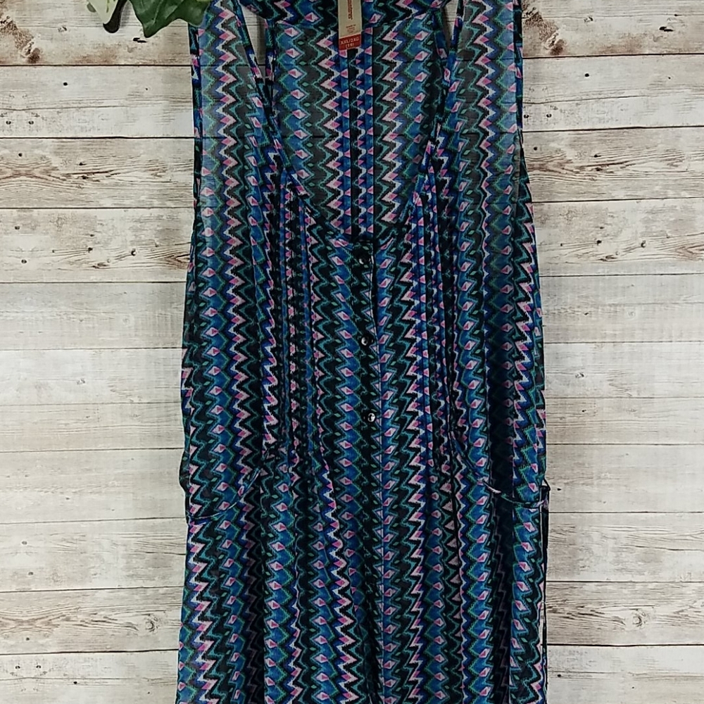 No Boundaries, Multi colored yoke neck top, 2XL - Picture 8 of 8